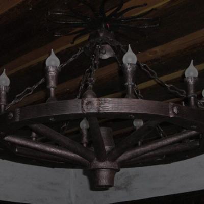 Żyrandole i kinkiety